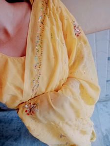 Yellow Embellished Saree With Blouse