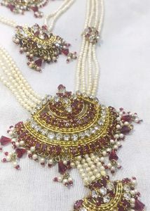 2 Jewellery Sets