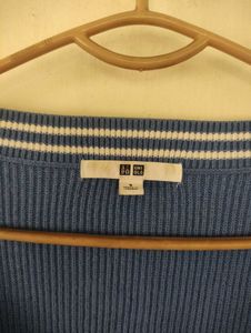 Uniqlo V Neck Blue Jumper