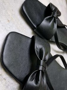 Bow Thong Sandals