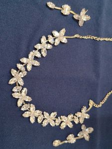 Floral Necklace Set