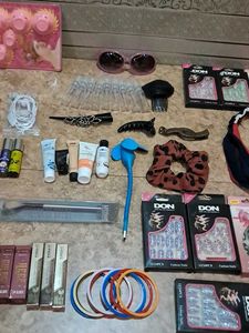 Mixed Beauty &amp; Accessories Lot