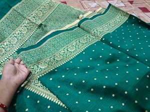 Beautiful Silk Saree With Blouse Piece