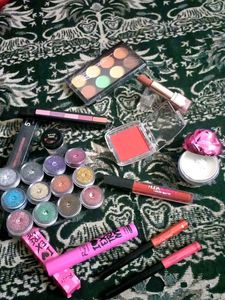 Makeup Bundle! 26 Item😱