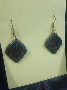 metallic scallop earrings