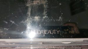 Huda Beauty Rose Quartz Eyeshadow palette