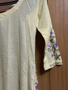 Embroidered Floral Kurti
