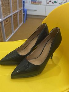 Black Pointed Heels