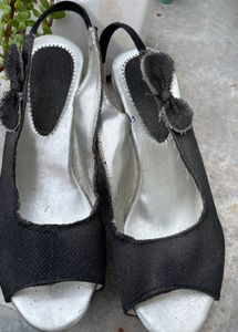 Stylish Black Wedges – Comfortable &amp; Trendy Footwe