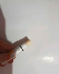 Remove Lip Pigmentation And Hydrates