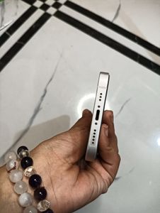 iPhone 12 - White