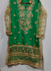 Pakistani Kurta With Dupatta And Patiyala