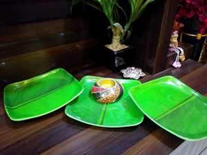 🆕️ Set Of 3 Banana Leaf Pattern Melamine Plates - Small