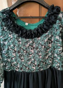 Modern Feeding Top