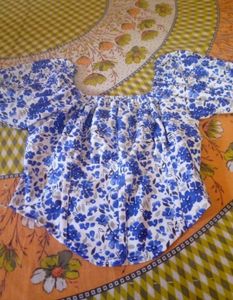 Floral Puff Sleeve Crop Top