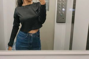 Black Long Sleeve Crop Top
