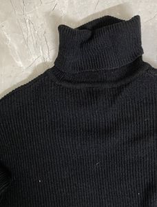 H&amp;M Cropped Knit Polo Neck Jumper