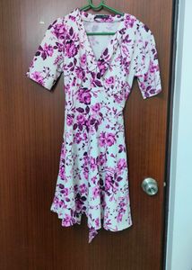 ❤️ 4 Beautiful Dresses 😎 S-M size
