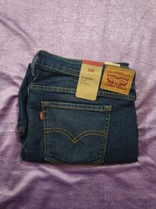 Levi's 711 Skinny Jeans brand new with tags .