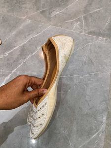 Embroidered Ethnic Jutti Flats