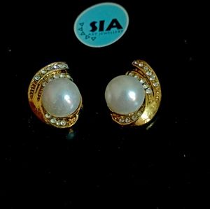SIA Art Jewellery Pearl Stud Earrings
