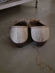 Beige Small Heeled Ballerinas