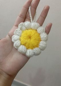 crochet Daisy Key Chain 🌻