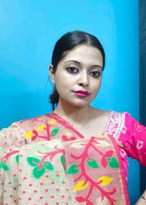 Elegant Ethnic Dhakai Jamdani saree