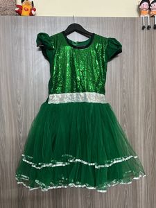 Green Dress :14