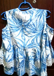 Cold Shoulder Top❄️
