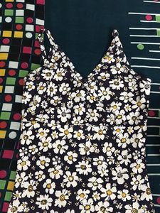 Daisy Print Mini Dress 💗