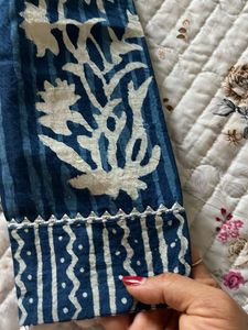 Blue &amp; White Floral Print Kurta Set