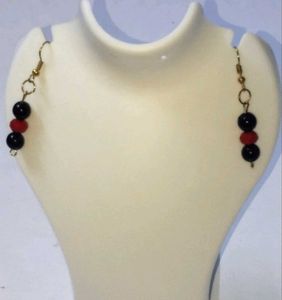 Braslate &amp; eyerring Black,Red Steachable/unique