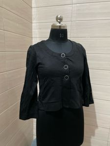 H&amp;M Elegant Black Cropped Jacket