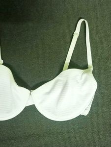 underwired white lace bra