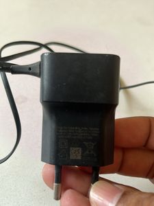 D Pin Charger