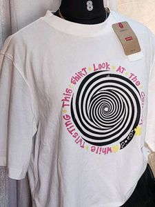 Levi&#39;s Dropshoulder Tshirt