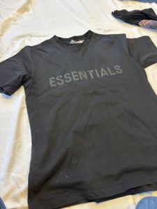 Essentials Tshirt