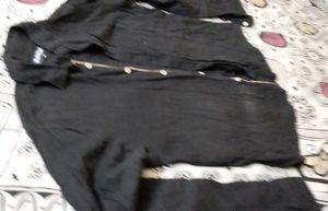 BLACK SHIRT