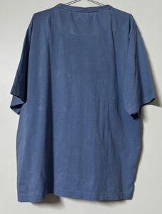 Blue short-sleeved tshirt with a pocket