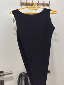 Black Sleeveless Top