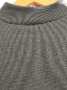 Stretchable Black Top With Full Sleeve And Grip