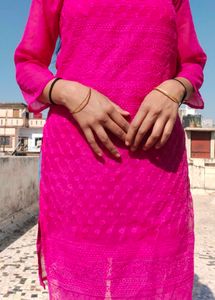 Elegant Pink Embroidered Kurta