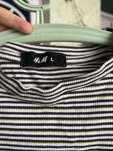 H&amp;M Black and white Crop strip top