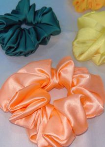 Retro Fluff Scrunchie