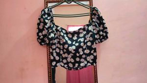 Daisy Puff Sleeve Crop Top