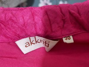 Skirt akkriti branded