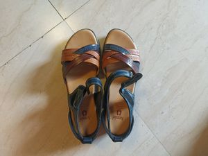 Annie Sandals ✨