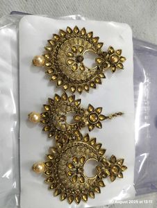 Earing And Mangteeka