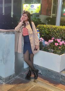 Chic Tan Women&#39;s Trench Coat - Timeless Elegance